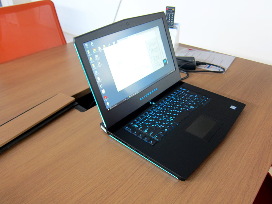 DELL ALIENWARE 15 レビュー